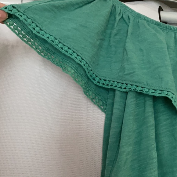 Old Navy Off-the-shoulder top - Picture 2 of 4